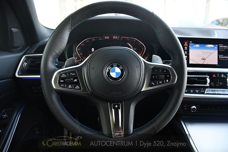 BMW Řada 3 320d xDrive M-SPORT  - fotka 29 z 56