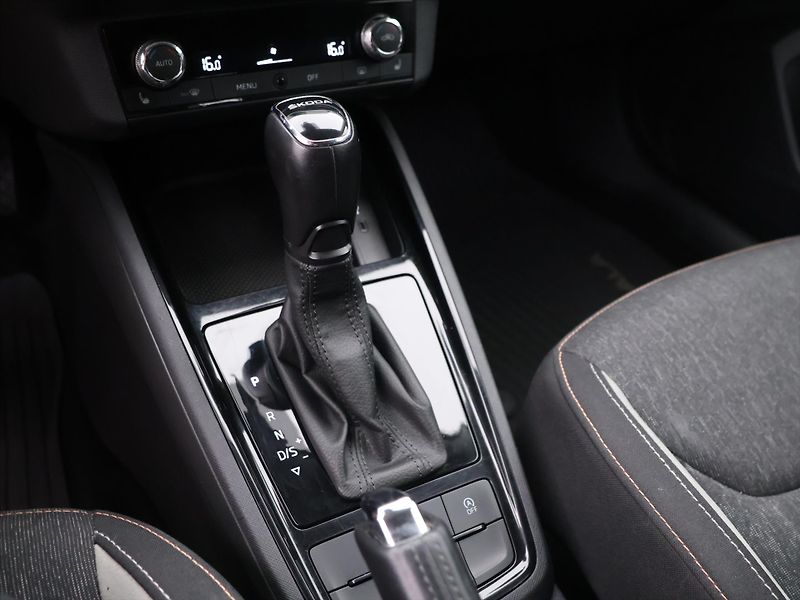Škoda Scala 1,6 TDI 85kW Style DSG CZ - fotka 17 z 25