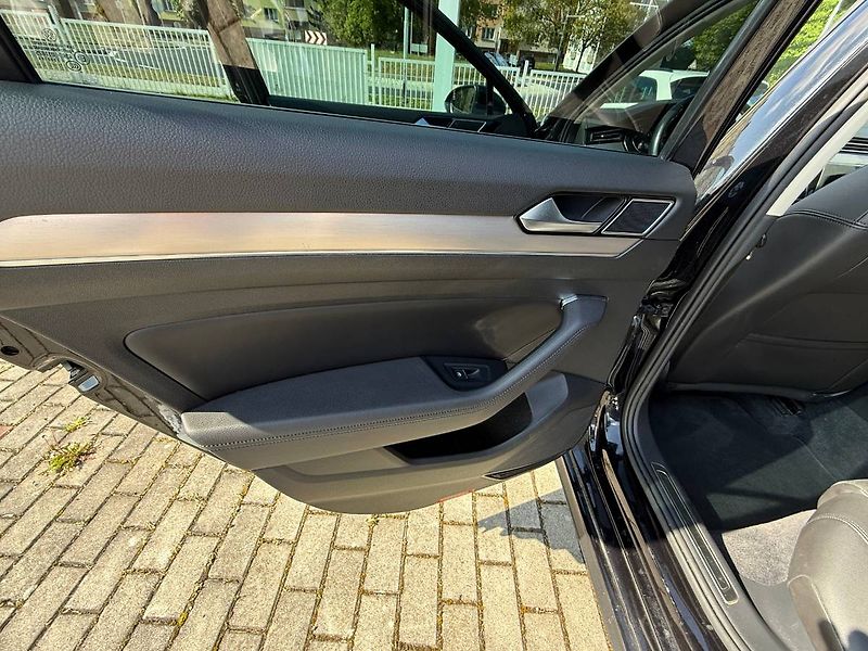 Volkswagen Passat (2017) 2.0 TDI BMT 140kW DSG Highline - fotka 21 z 32