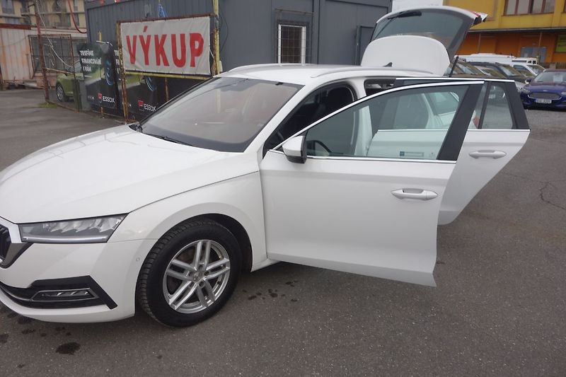 Škoda Octavia 2,0TDi 85kW Style !Koup v ČR! - fotka 32 z 36