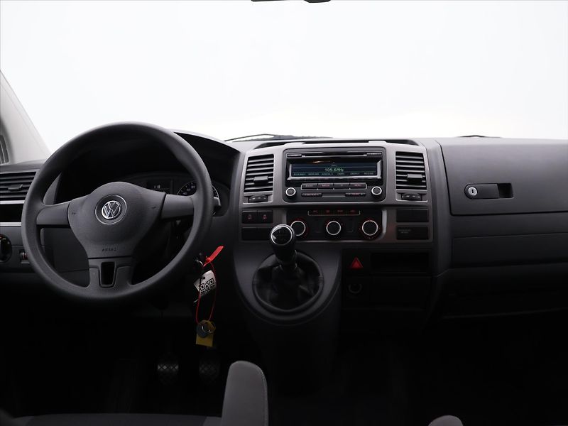 Volkswagen Multivan 2,0 TDI 84kW Klima 1.Maj 80tkm - fotka 22 z 30