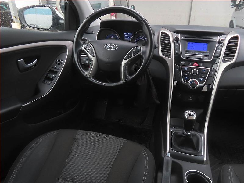 Hyundai i30 (2015) 1.6 CRDi, ČR,1.maj, Serv.kniha - fotka 7 z 15