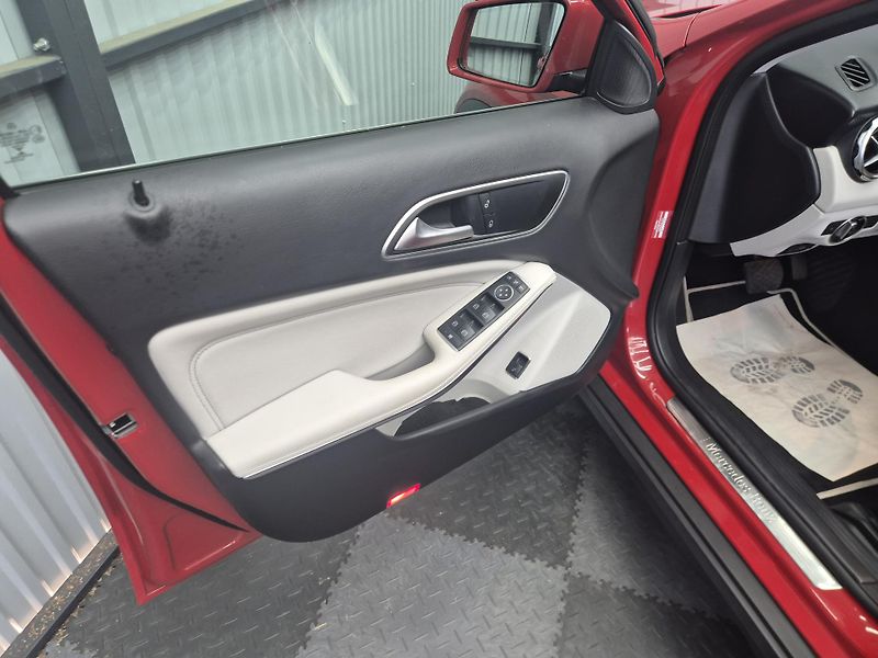 Mercedes-Benz GLA (2019) - fotka 20 z 25