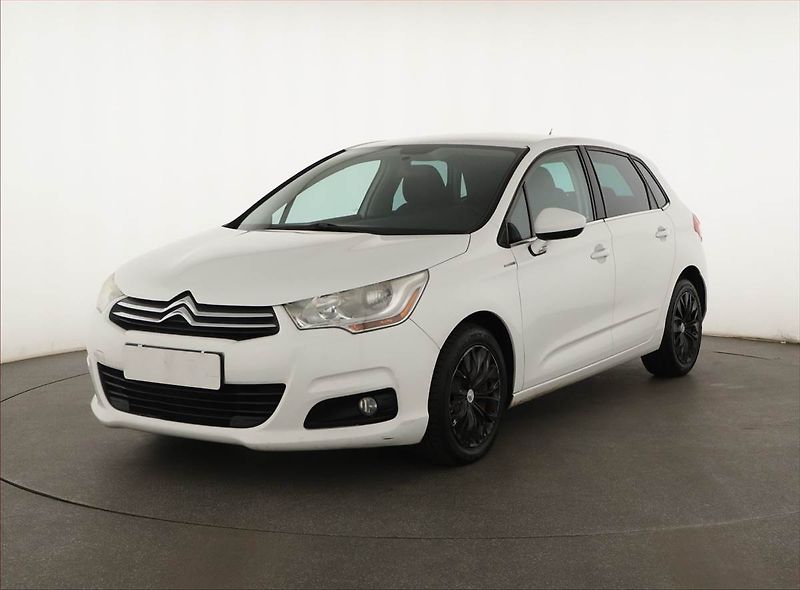 Citroën C4 (2011) 1.6 VTi, nová STK, jezdí dobře - fotka 2 z 11