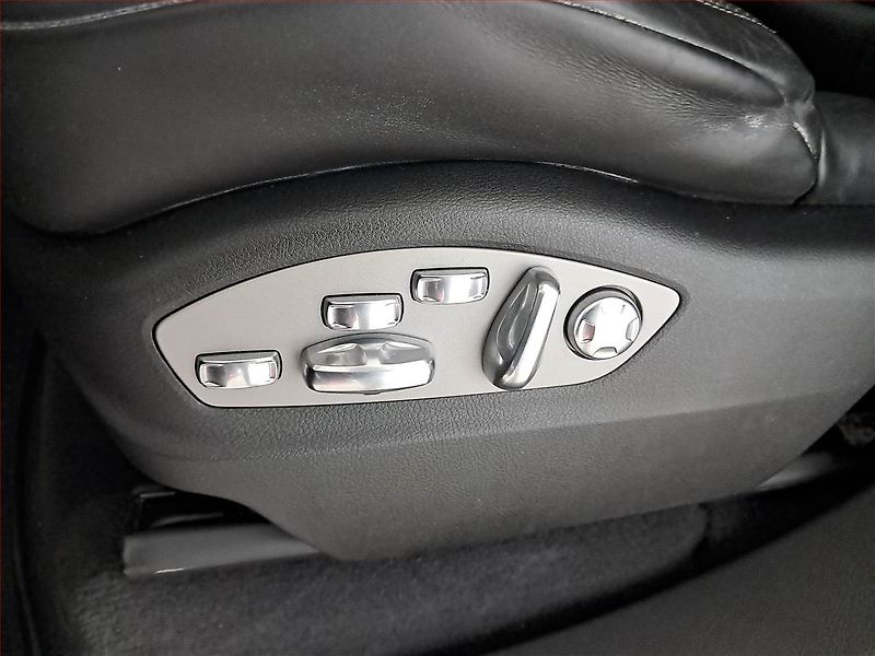 Porsche Cayenne (2010) Turbo - fotka 21 z 23