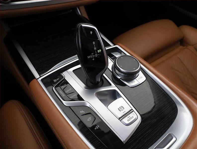 BMW Řada 7 (2019) M Paket 730Ld - fotka 12 z 18