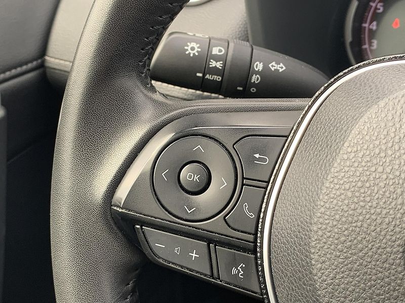 Toyota RAV4 COMFORT STYLE 2,0 129kW MAN6 - fotka 18 z 31