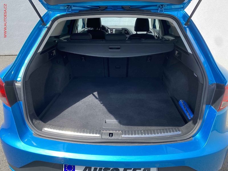 Seat Leon (2016) 2.0 TDi, FR, LED - fotka 7 z 18