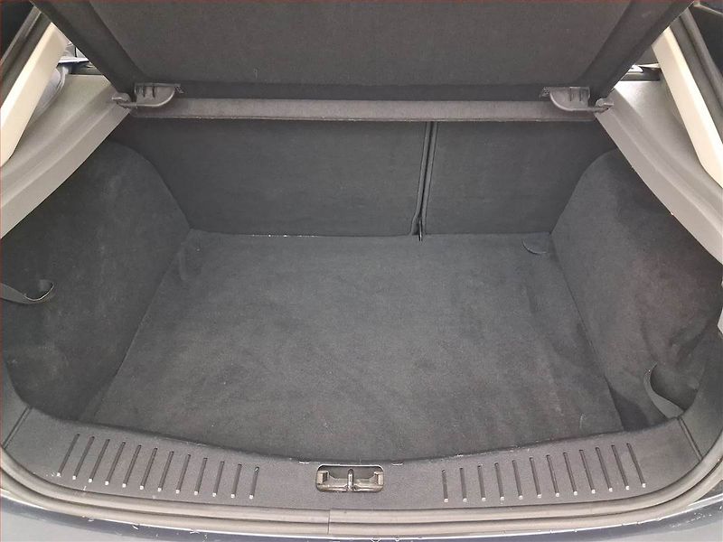 Ford Focus (2009) 1.6 16V, Serv.kniha - fotka 13 z 18