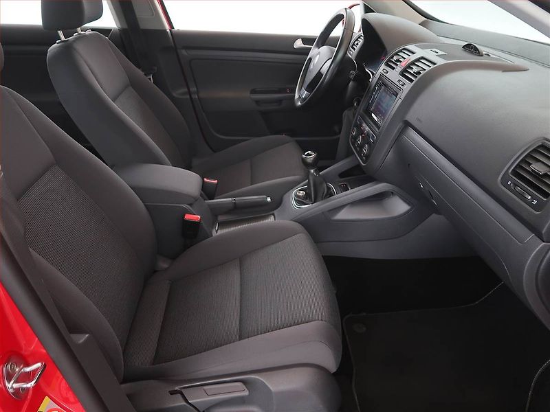 Volkswagen Golf (2008) 1.6 - fotka 9 z 12