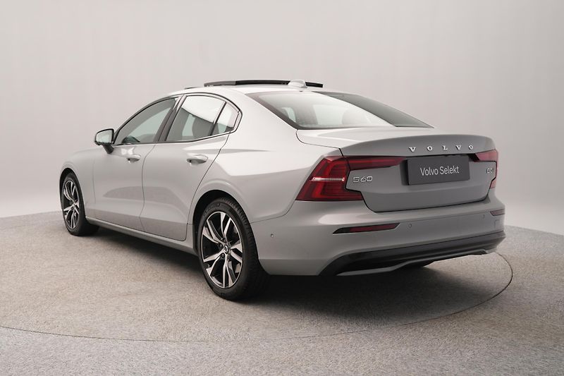 Volvo S60 B5 AWD ULTIMATE CZ REZERVACE - fotka 9 z 48