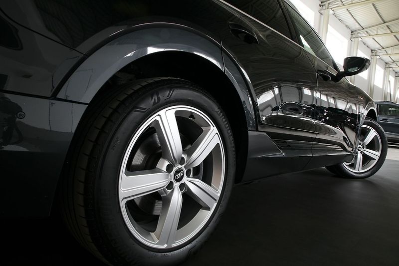 Audi e-tron 55 300kW Matrix NightV ZÁRUKA - fotka 9 z 38