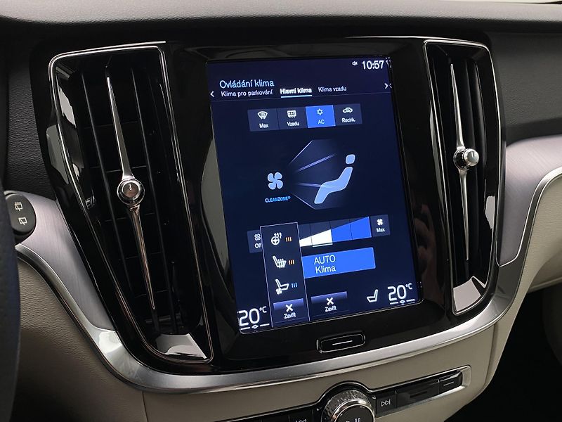 Volvo V60 D4 MOMENTUM AUT - fotka 41 z 47