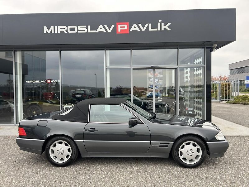 Mercedes-Benz SL 500 - fotka 4 z 30