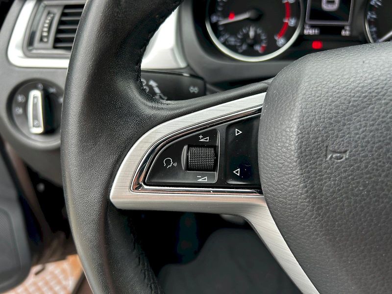 Škoda Rapid (2015) Spaceback 1.2 TSI 81kW MP6 Amb - fotka 9 z 31