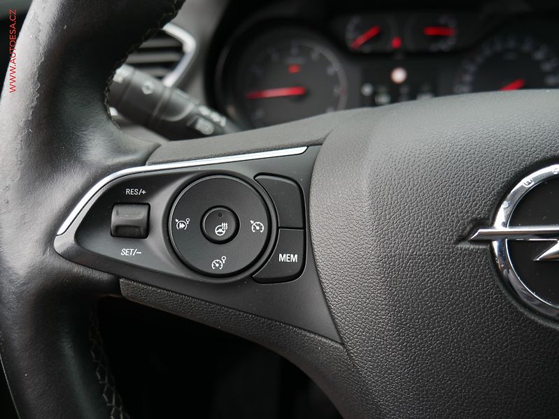 Opel Grandland X (2018) 1.2 T, ČR, AC, tempo, park - fotka 14 z 19