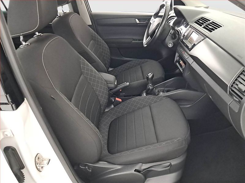 Škoda Fabia (2016) Style 1.2 TSI, Park. senzory - fotka 9 z 16