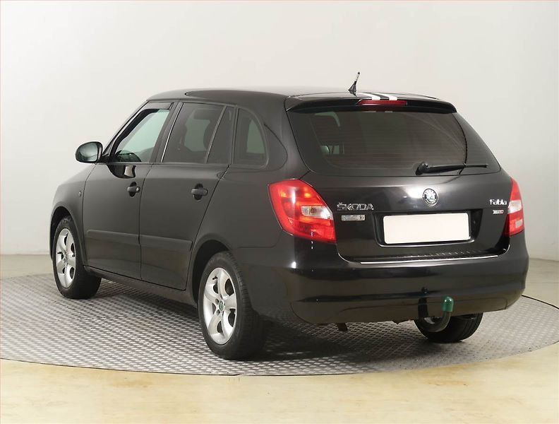 Škoda Fabia (2011) 1.2 TSI, Serv.kniha - fotka 4 z 15