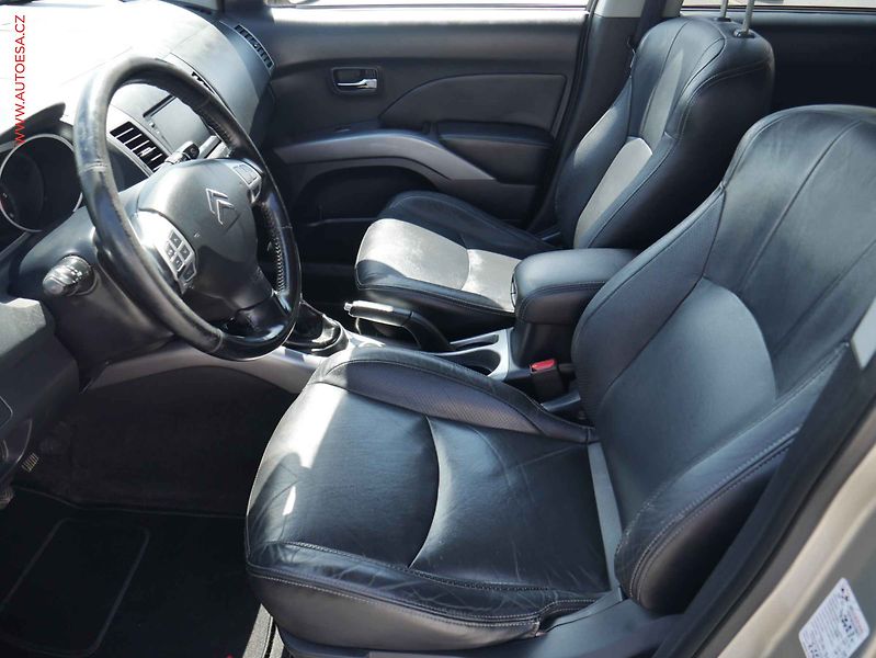 Citroën C-Crosser (2009) 2.2HDi 4x4, 7míst, ČR, Xenon - fotka 9 z 21