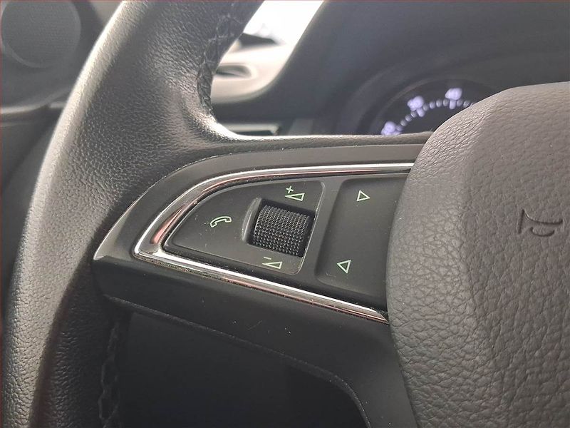 Škoda Rapid (2013) Style 1.2 TSI, ČR,1.maj - fotka 21 z 21