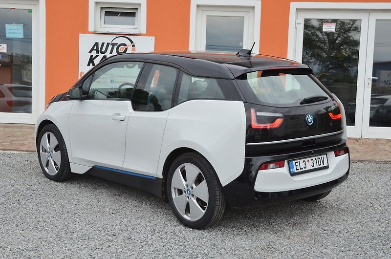 BMW i3 (2022) 120Ah // REZERVOVÁNO // - fotka 4 z 36