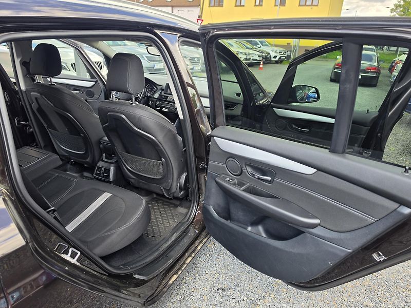 BMW Řada 2 218 Grand Tourer Automat  - fotka 12 z 19