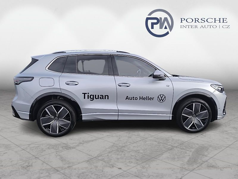 Volkswagen Tiguan R-Line 1,5 eTSI 110 kW mHEV - fotka 22 z 23
