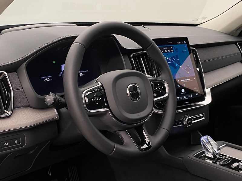 Volvo XC90 (2026) T8 AWD Plug-in BRIGHT ULTRA - fotka 4 z 75