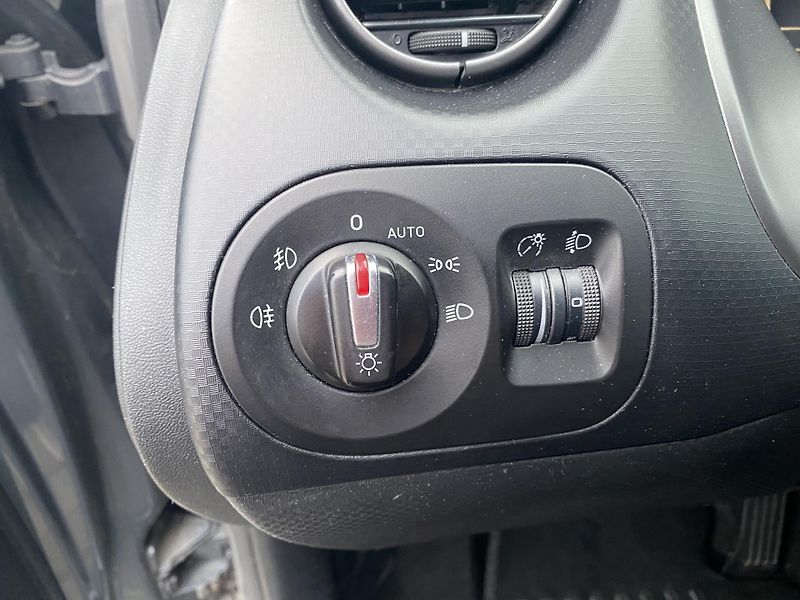 Seat Altea 1.6TDi, AUTOMAT,STYLE, VÝB.ST. - fotka 18 z 46