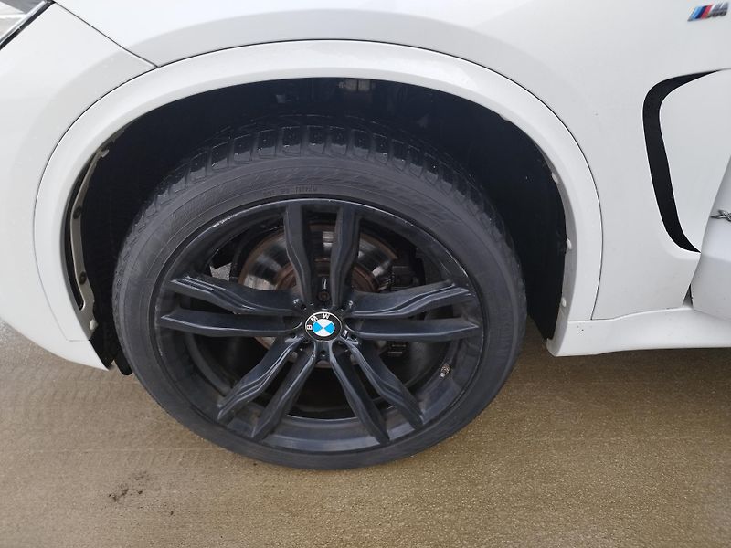 BMW X5 (2015) 4.0D,M-PACKETvolat 608 081 843 - fotka 15 z 16
