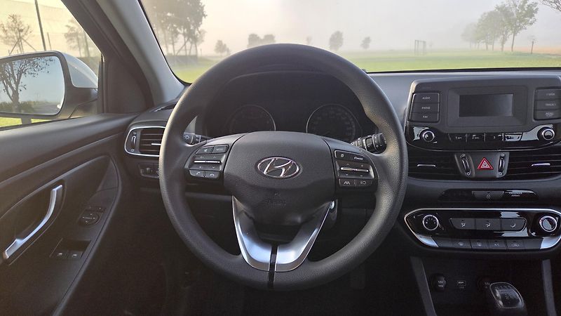 Hyundai i30  1.0TGDI 120 Start Plus CZ DPH - fotka 17 z 26