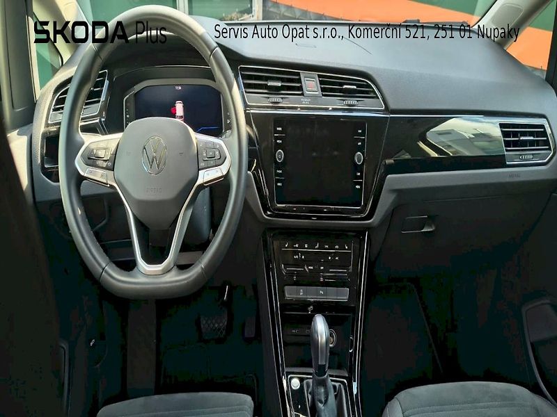 Volkswagen Touran (2023) HIGHLINE 2.0TDI 110KW DSG ZÁRU - fotka 5 z 21