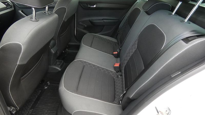 Škoda Fabia Combi 1,0 TSI Ambition Tour - fotka 19 z 22