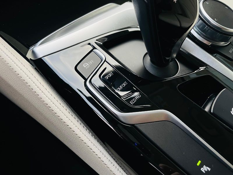 BMW Řada 5 520D AUT KAMERA SERVISKA - fotka 52 z 58