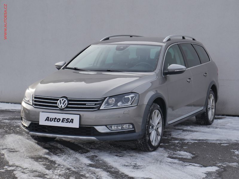 Volkswagen Passat (2013) 2.0 TDi 4x4, ČR, DSG, kůže - fotka 3 z 23