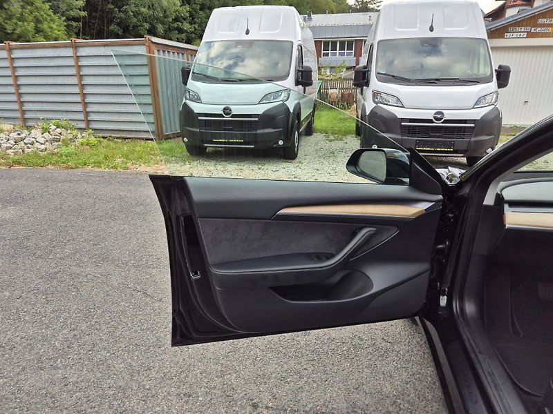 Tesla Model 3 STANDART RANGE 208kw SOH 94% - fotka 37 z 49