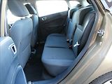 Ford Fiesta 1,2 i 60kW 2x kola, klima - náhled 16