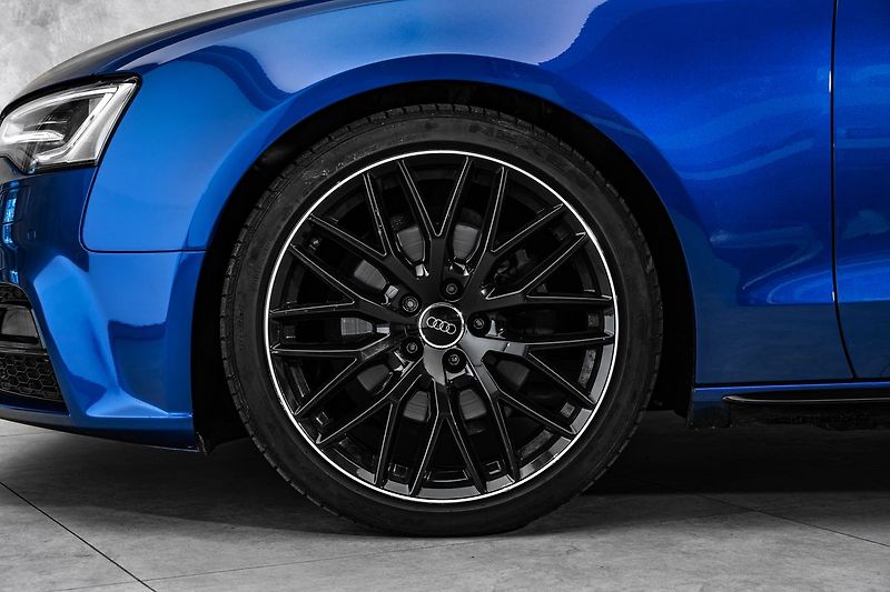 Audi A5 Sportback 2,0TDI Q 2x S-line - fotka 2 z 19