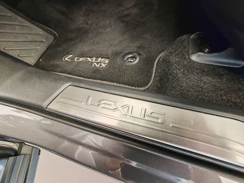 Lexus NX 450h plus 450h+ Plug-in Hybrid EXECUTIVE - fotka 20 z 44