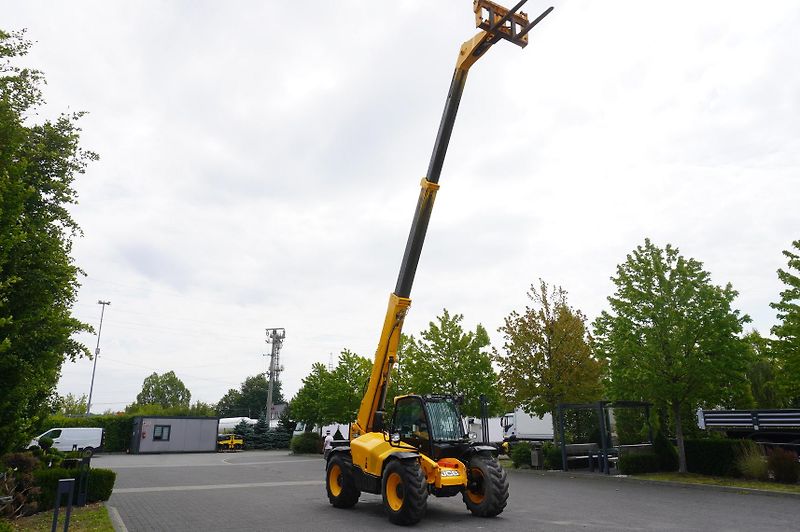 JCB (2021) 535-95 / 3.5 T / range 9.5 m - fotka 17 z 24