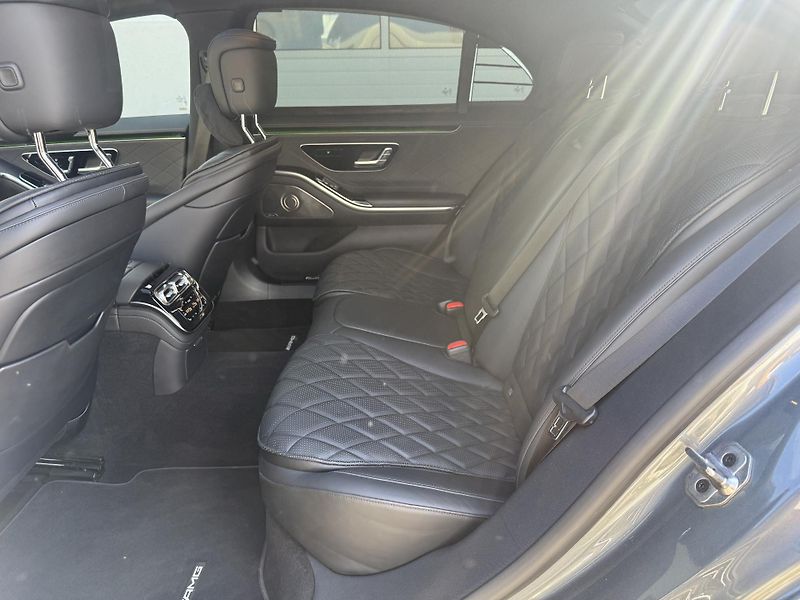 Mercedes-Benz Třídy S (2024) S 450d 4MATIC Long - fotka 38 z 43