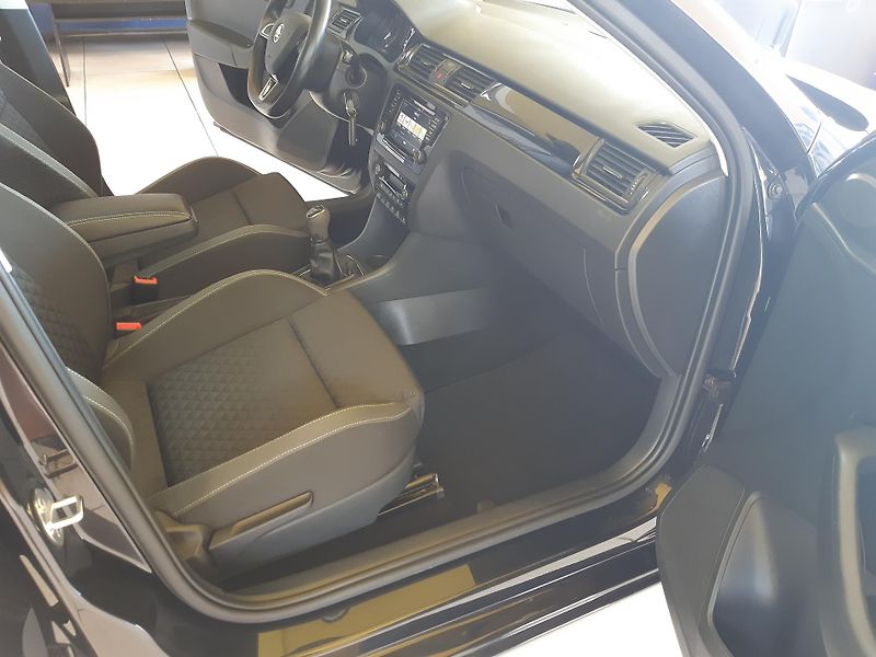 Škoda Rapid 1.2 TSI DIGIKLIMA vyhř.sedáky - fotka 24 z 26