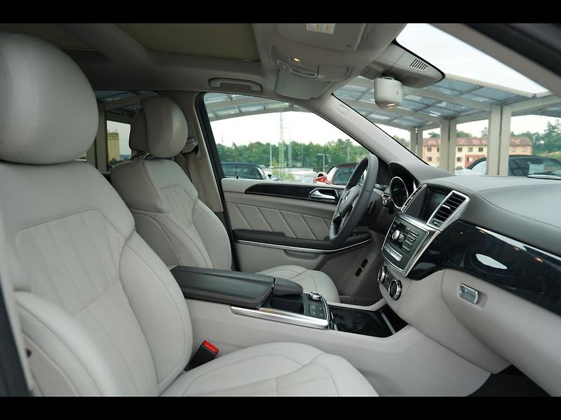 Mercedes-Benz GL 350d, 4Matic, AMG, 7míst, - fotka 27 z 50