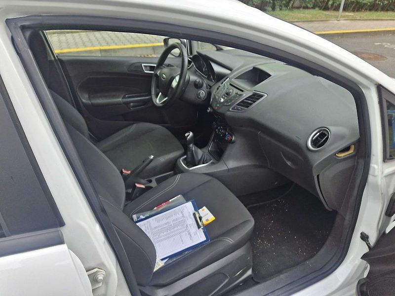 Ford Fiesta 1,2 - fotka 20 z 27