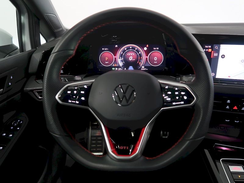 Volkswagen Golf (2024) GTI CLUBSPORT 2.0TSI 221KW DSG - fotka 16 z 38