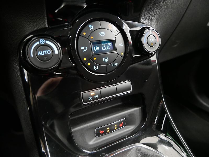 Ford Fiesta - fotka 19 z 22