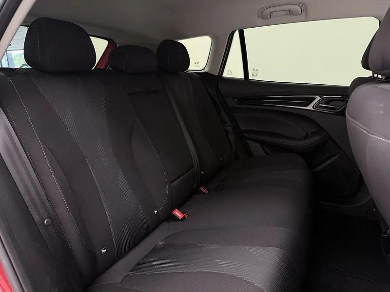 MG MG5 EV 115kW Long Range 61kWh DPH  - fotka 10 z 13