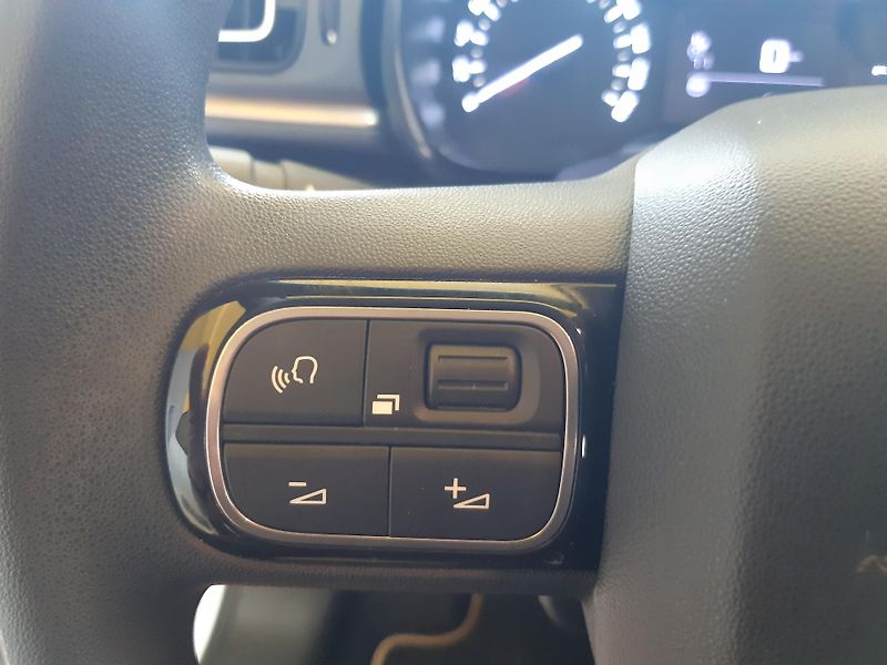 Citroën C3 1.2 i PureTech DigiKlima - fotka 15 z 22