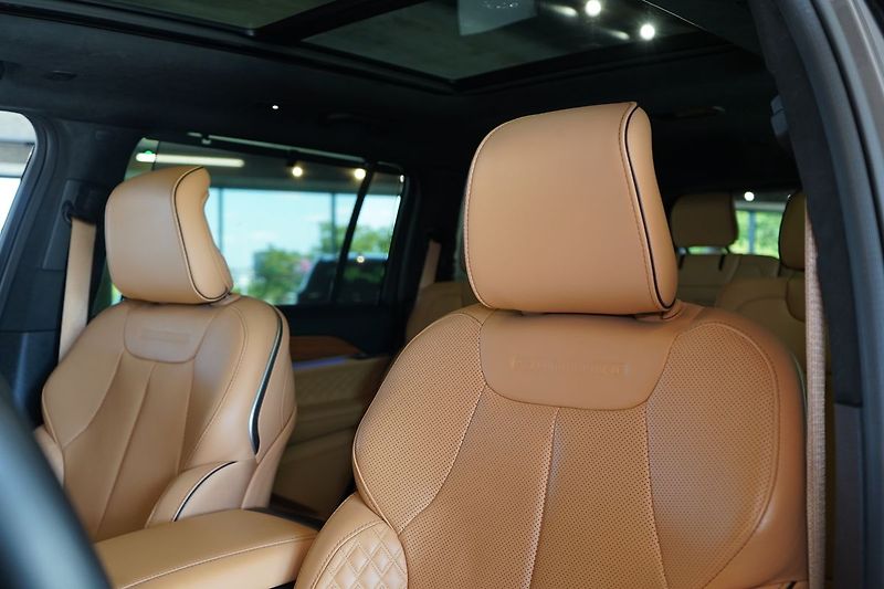Jeep Grand Cherokee Summit Reserve L - fotka 18 z 71
