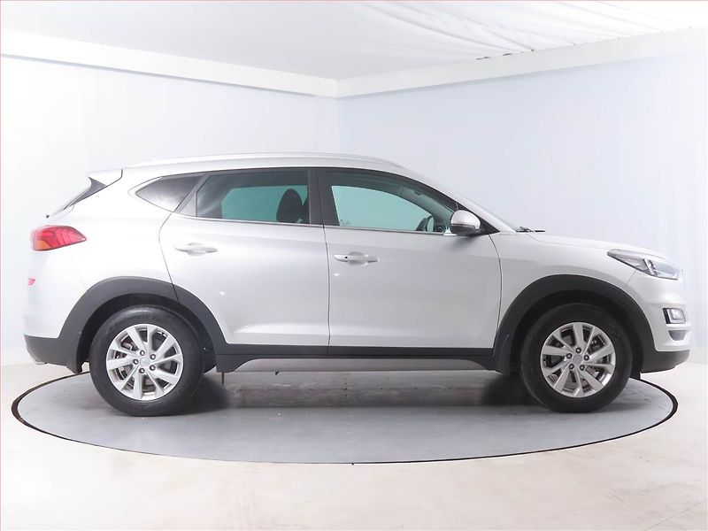 Hyundai Tucson (2020) 1.6 CRDi, Serv.kniha, Navi - fotka 6 z 17